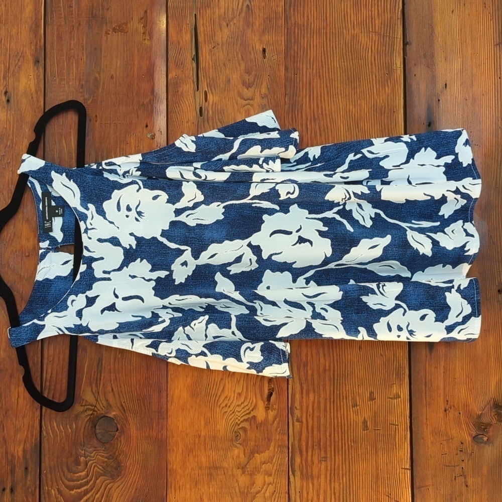 INC International  | Floral Flowy Blue White Shoulder Cutout Tank Top Size M - Picture 3 of 7